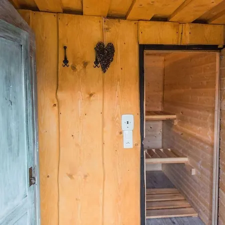 Nebo Nad štiavnicou - čarovná Chalupa So Záhradou